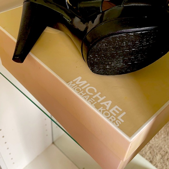 Sandals - Picture 4 of 4